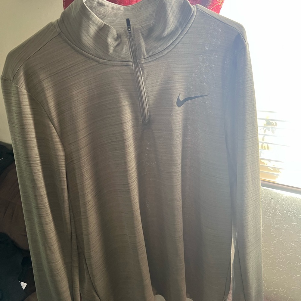Nike drifit sweater